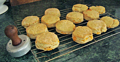 CheddarBiscuits2