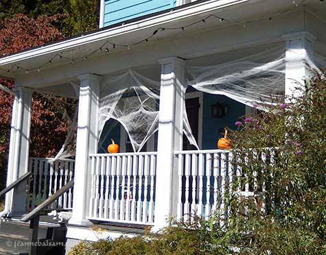 hallo16-spiderwebporch2